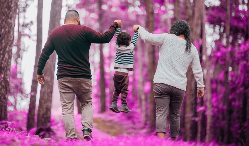 La famiglia è una struttura complessa che vincola il soggetto.