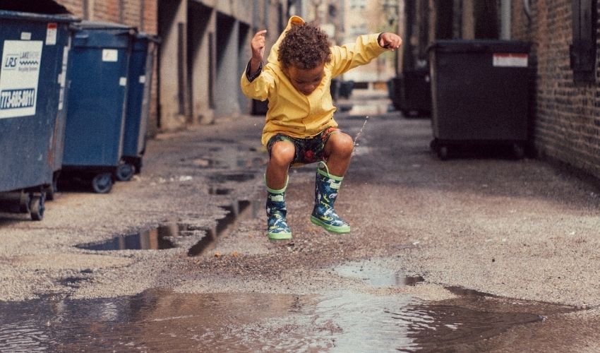 La mente dell’Altro svolge un ruolo cruciale per lo sviluppo del bambino perché gli fornisce la prima occasione per simbolizzare l’esperienza vissuta.